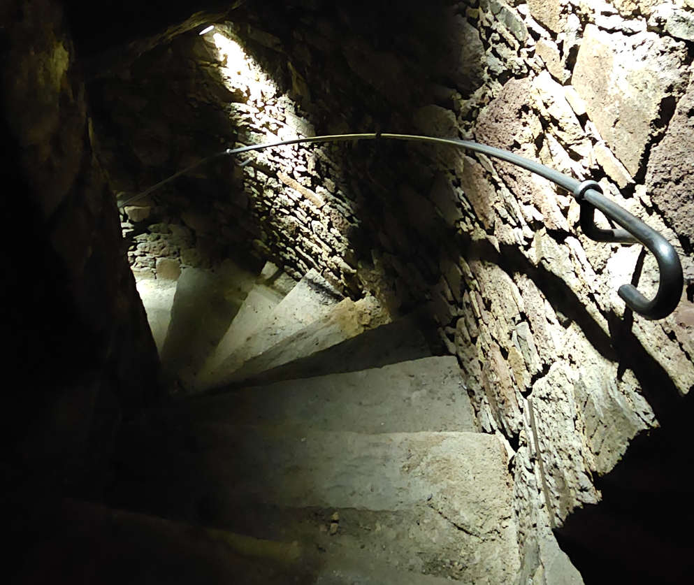Handlauf in einer historischen Wendeltreppe
