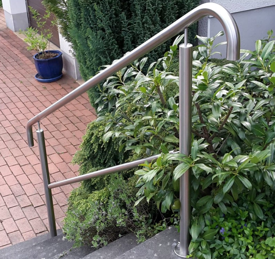 Gebogener Edelstahl-Handlauf